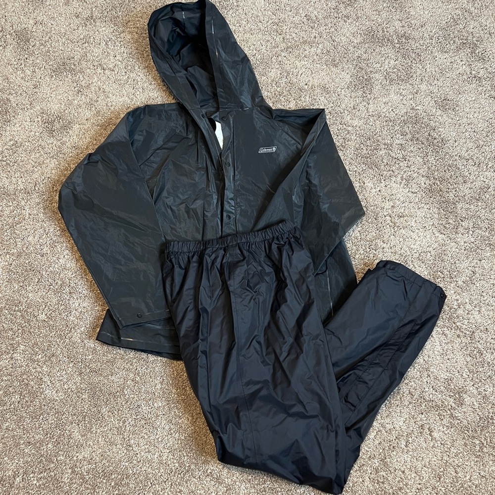 Coleman Black Unisex Rainwear Set Jacket Pants Medium Waterproof Camping Hiking